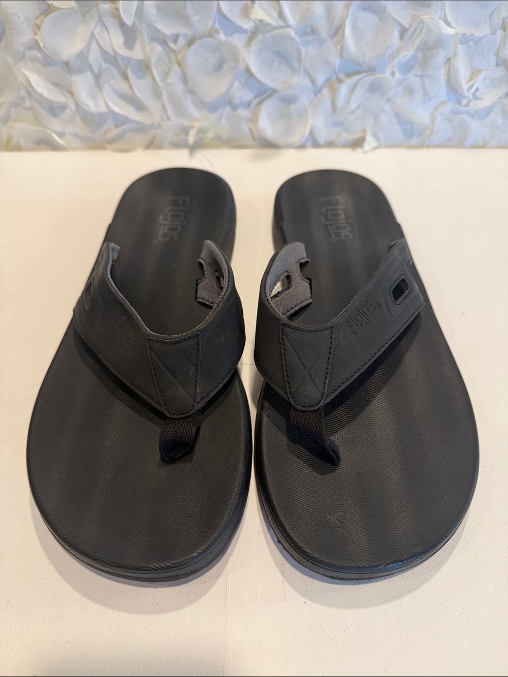 Flojos Men's Black Slide-Style Flip Flops